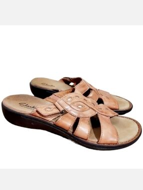 Clarks Bendables tan leather slides 8